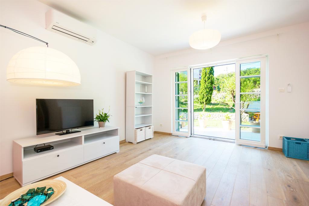 Apartment Barbina Kastelina Sveti Juraj Exteriör bild