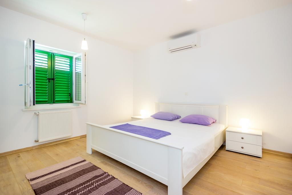 Apartment Barbina Kastelina Sveti Juraj Exteriör bild